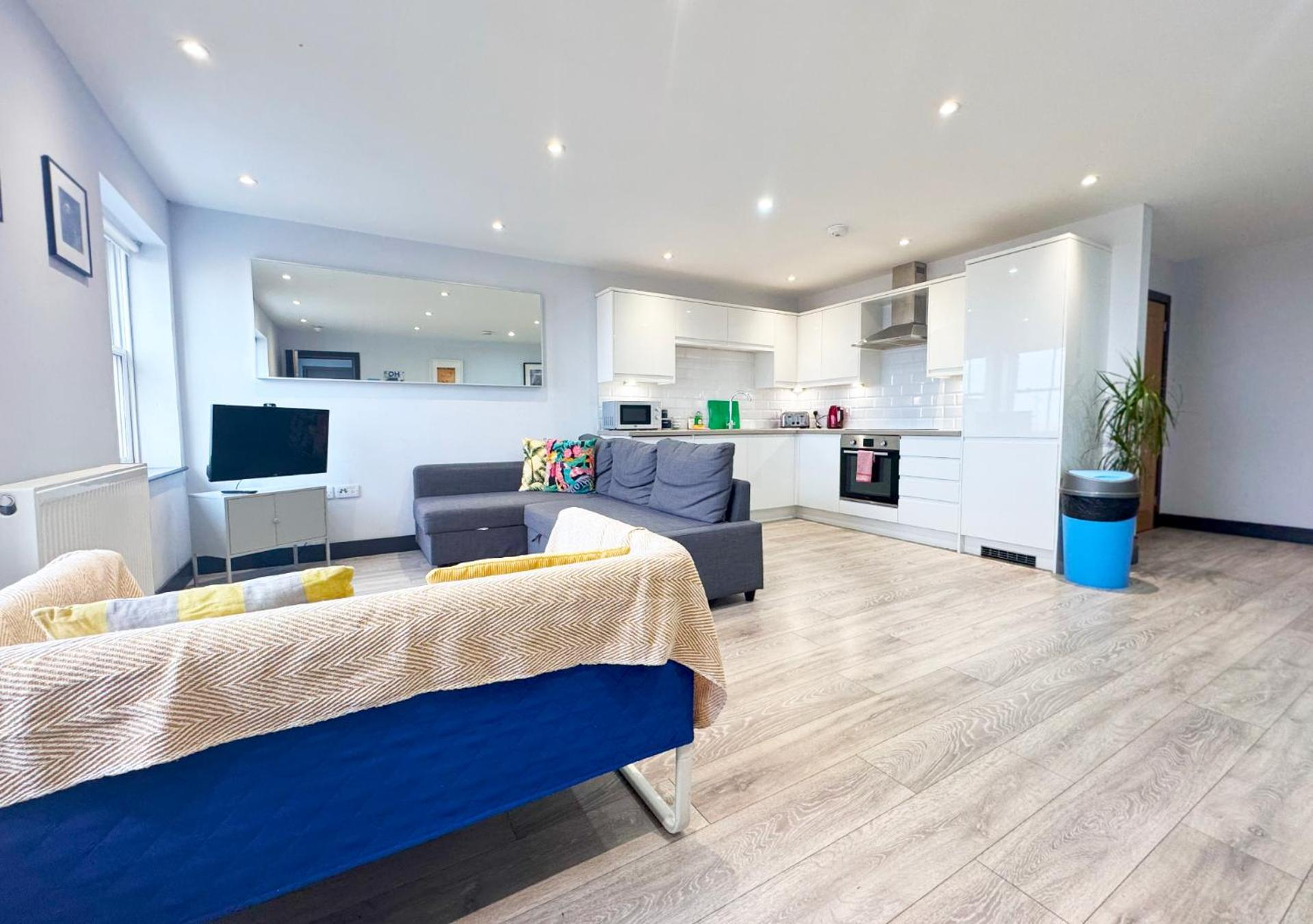 The Sunset Apartment - Margate Beach - By Goldex Coastal Breaks מראה חיצוני תמונה